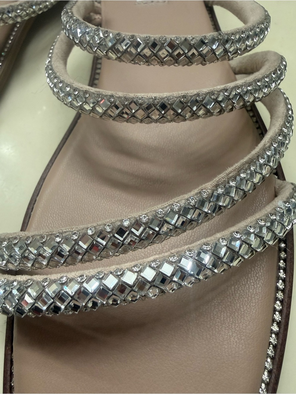 Steve Madden Women's Starie Rhinestone Sandals Flats Size 9M Nude Beige Slip on - Picture 10 of 11